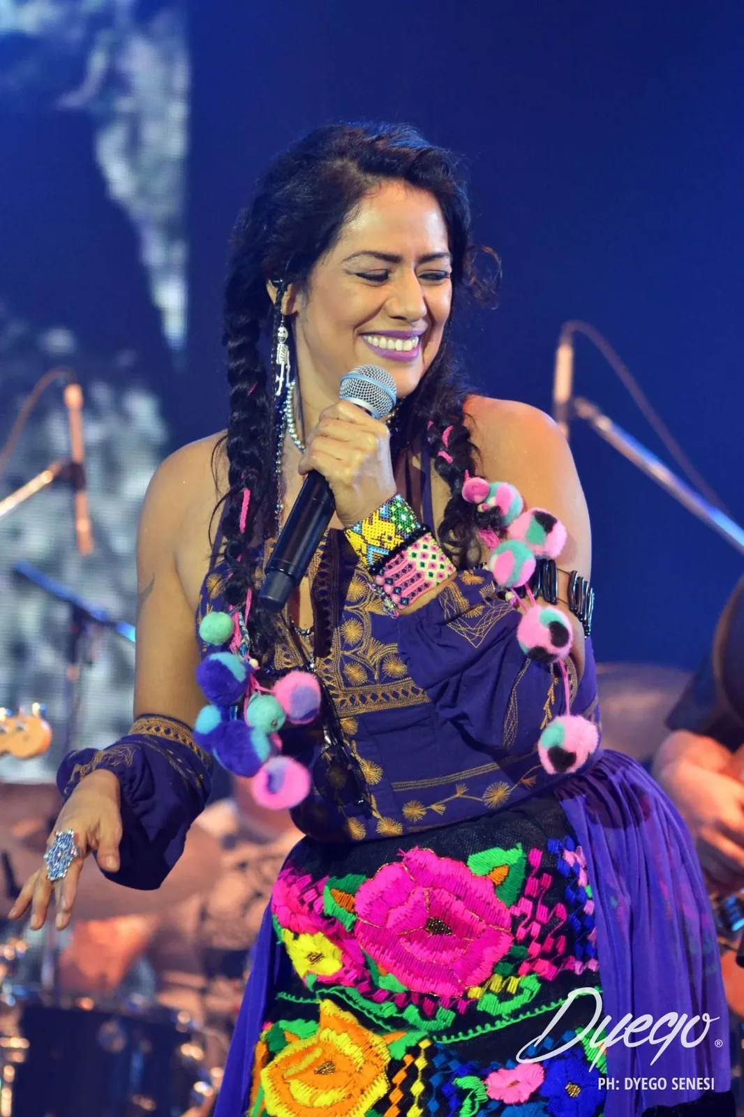 Lila Downs — retrato sonriente